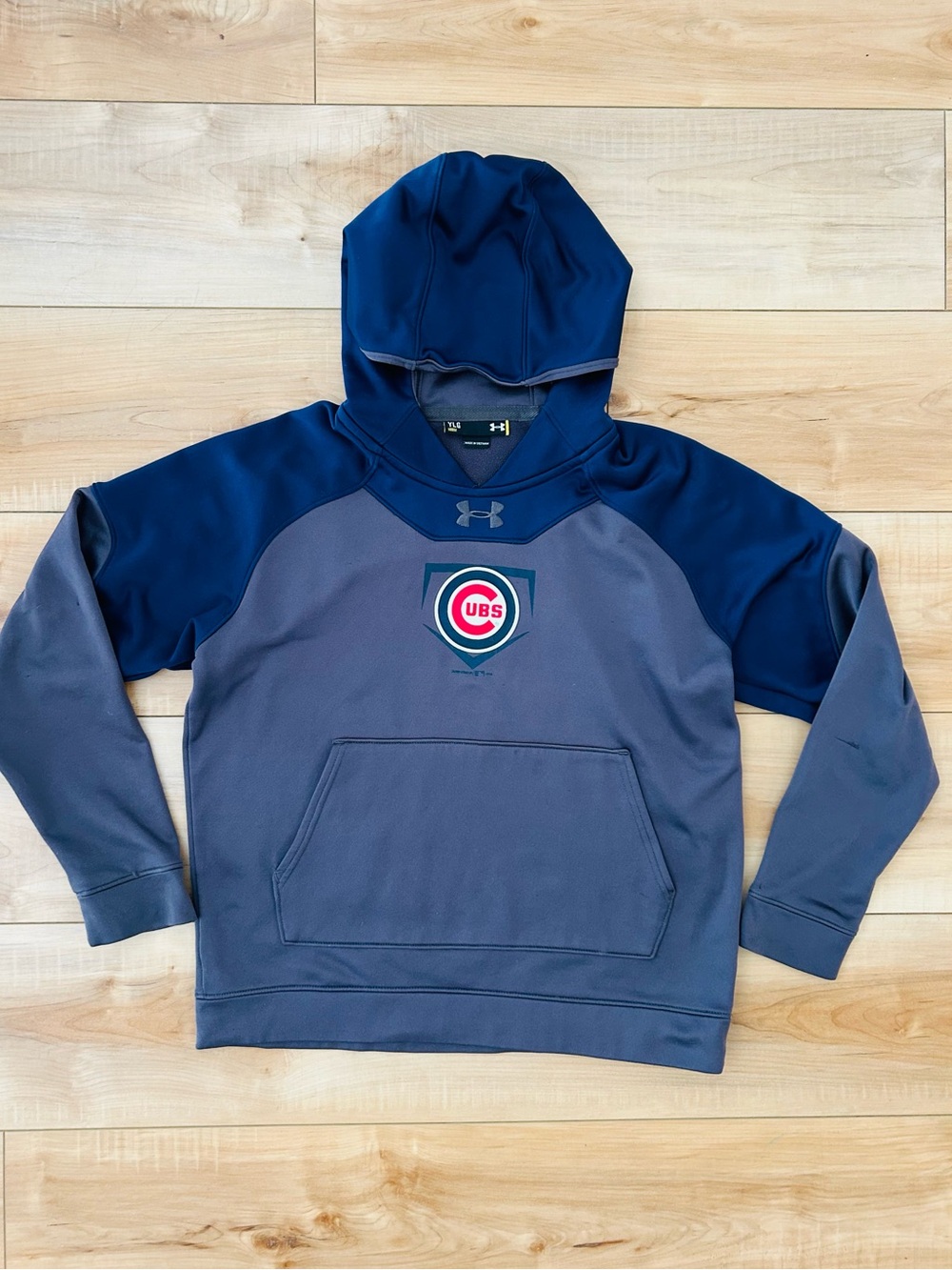 UNDER ARMOUR Boys’ Chicago Cubs Navy & Gray Performance Hoodie Sweatshirt